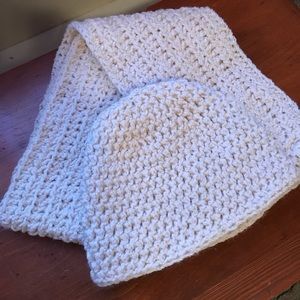 New hat n infinity scarf set vintage style w gold